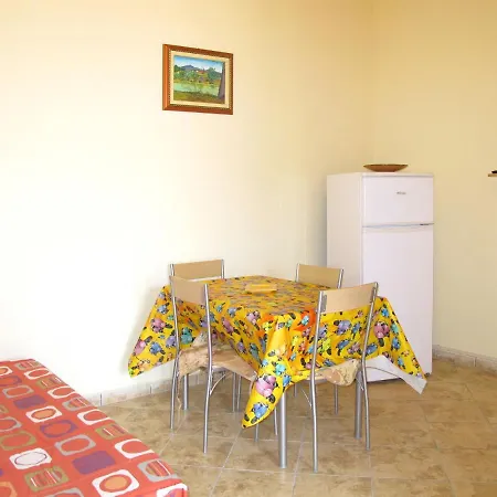 Apartment Locazione Turistica Vallegianmarco-3 *
